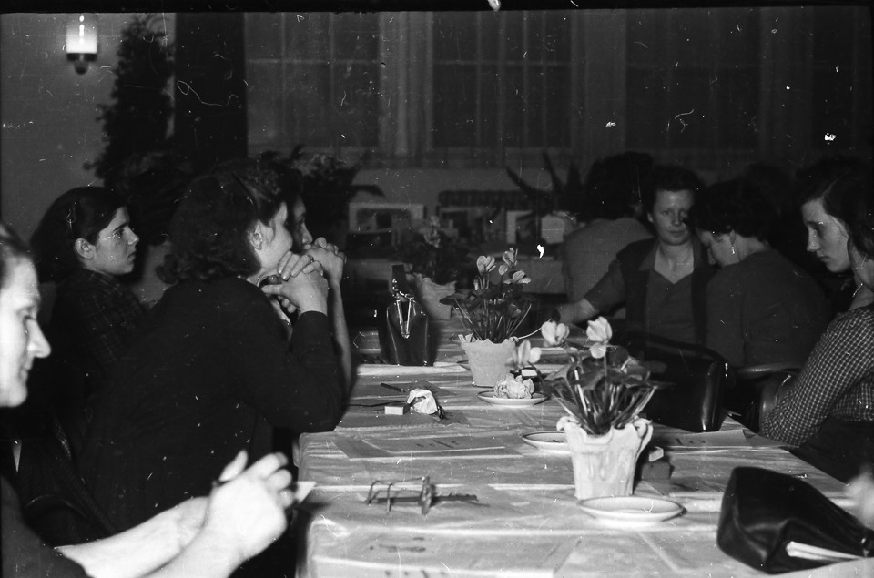 Frauenkonferenz, Bild 5; Foto, 1954 (www.industriesalon.de CC BY-SA)