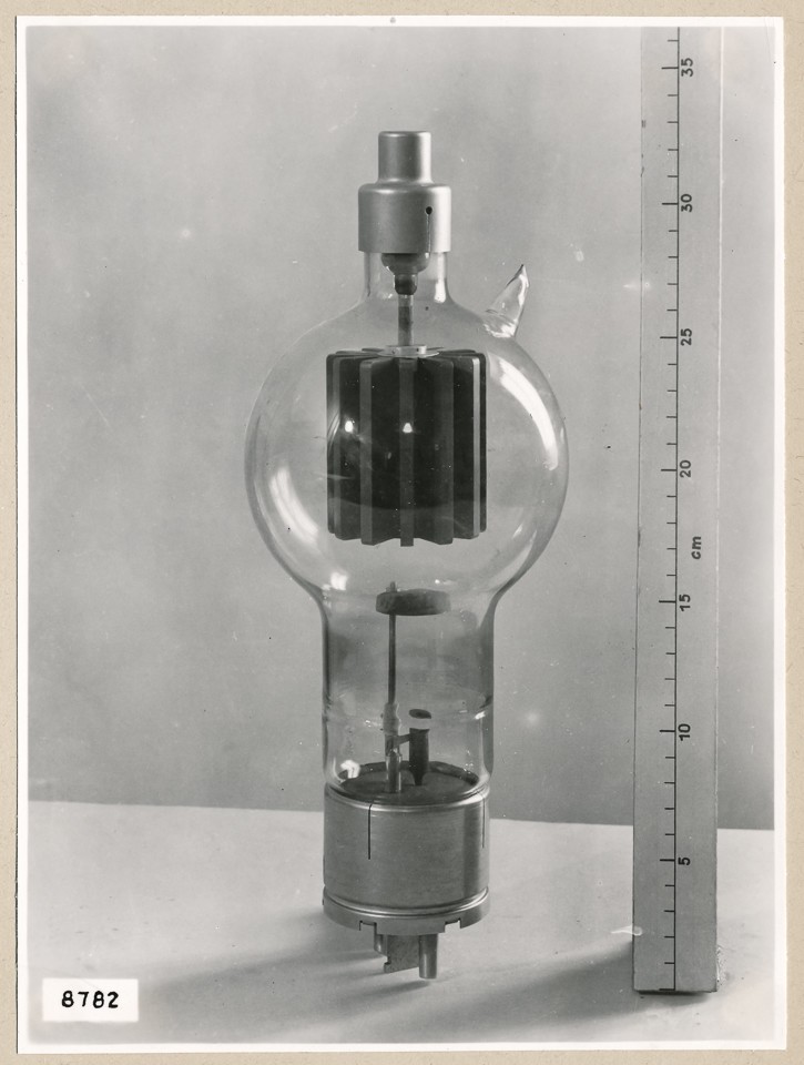 Hochspannungs-Ignitron, Hochspannungs; Foto, 1953 (www.industriesalon.de CC BY-SA)