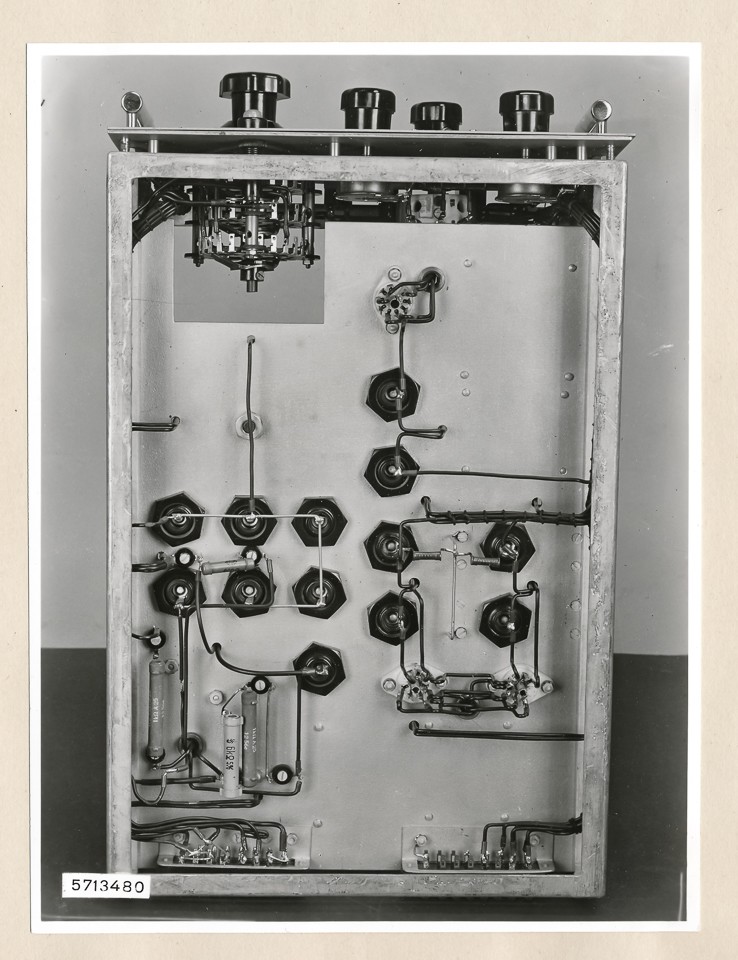 Hochspannungs-Kathodenstrahloszillograph HK 01, Bild 9; Foto, 1957 (www.industriesalon.de CC BY-SA)