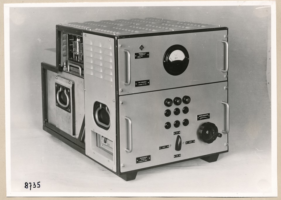 Hochspannungsgleichrichter mit mehreren Einschüben, Gesamtansicht; Foto, 1953 (www.industriesalon.de CC BY-SA)