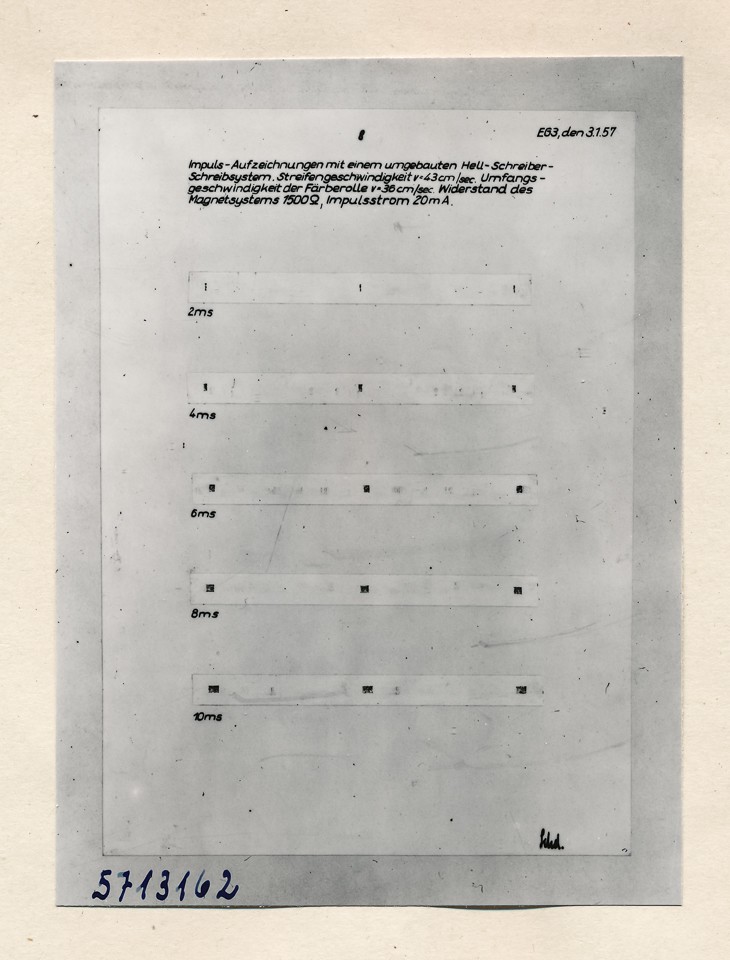 Impulsaufzeichnung mit umgebautem Hell-Schreibsystem S.8; Foto, 1957 (www.industriesalon.de CC BY-SA)