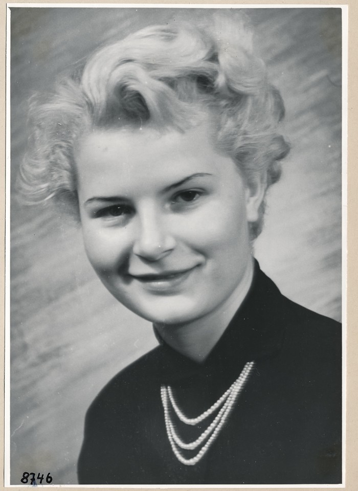 Junge Frau, Portrait; Foto, 1953 (www.industriesalon.de CC BY-SA)