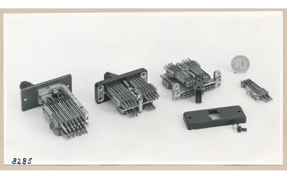 Klickschalter, Rückseite; Foto, 1953 (www.industriesalon.de CC BY-SA)