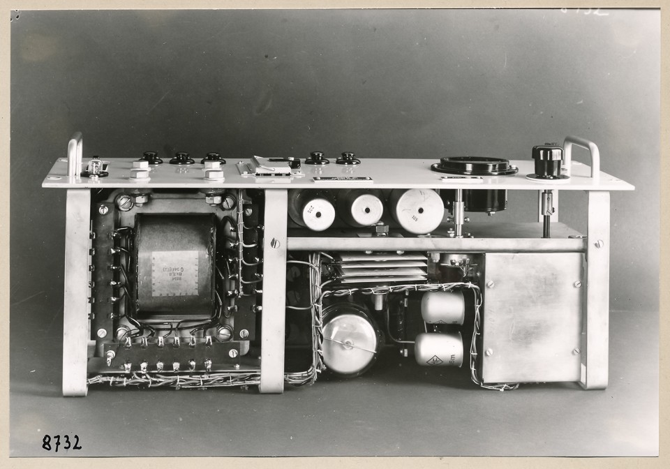 Logarithmus-Verstärker, Einschub; Foto, 1953 (www.industriesalon.de CC BY-SA)