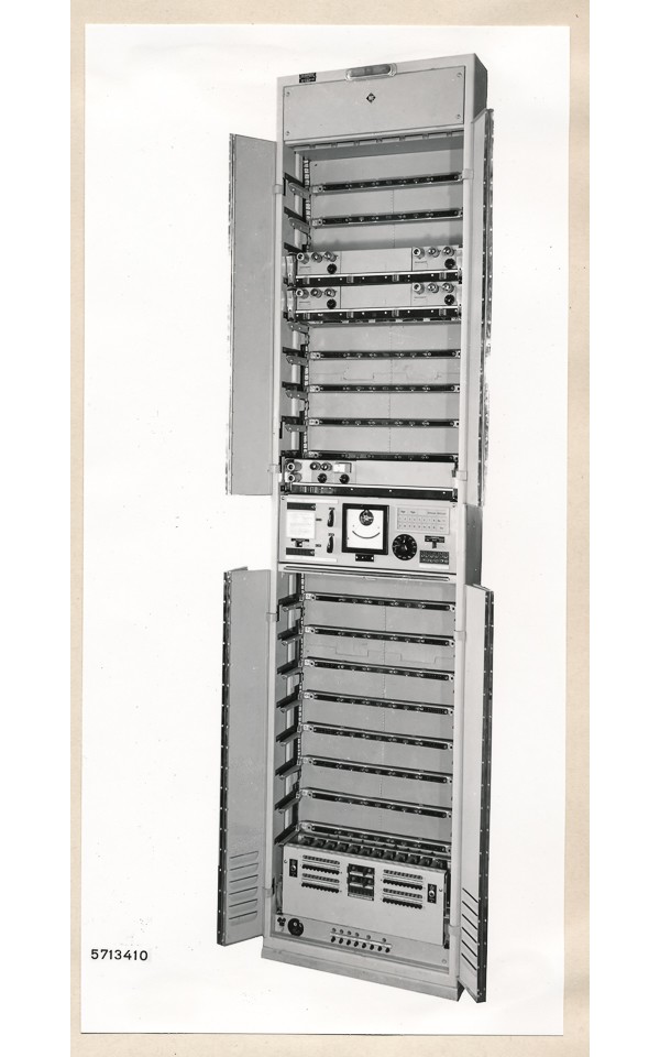 LV-Schrank V60, Bild 3; Foto, 1957 (www.industriesalon.de CC BY-SA)