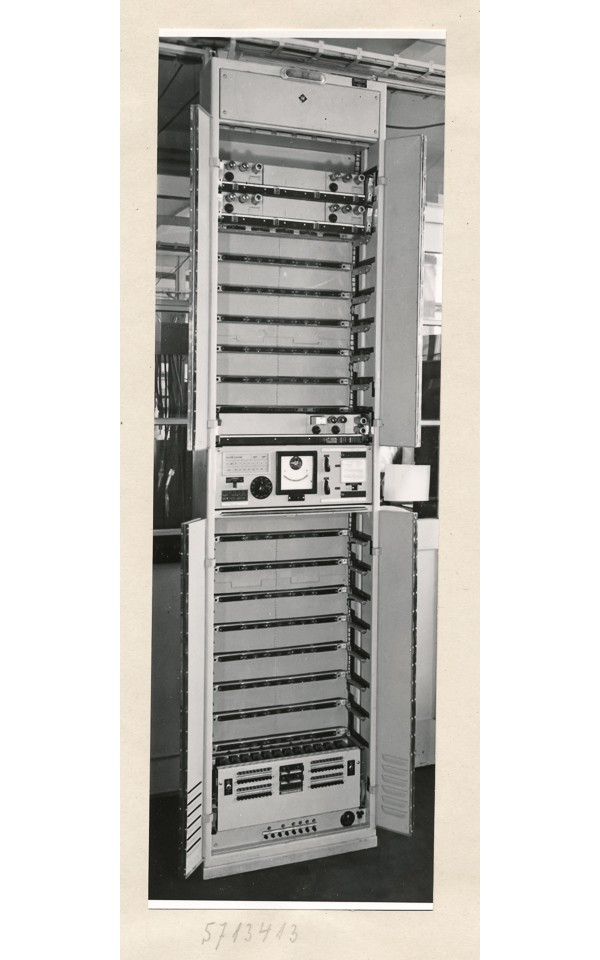 LV-Schrank V60, Bild 6; Foto, 1957 (www.industriesalon.de CC BY-SA)