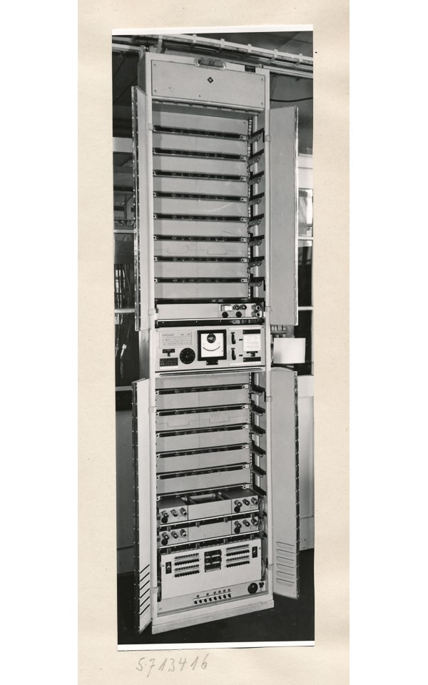 LV-Schrank V60, Bild 9; Foto, 1957 (www.industriesalon.de CC BY-SA)