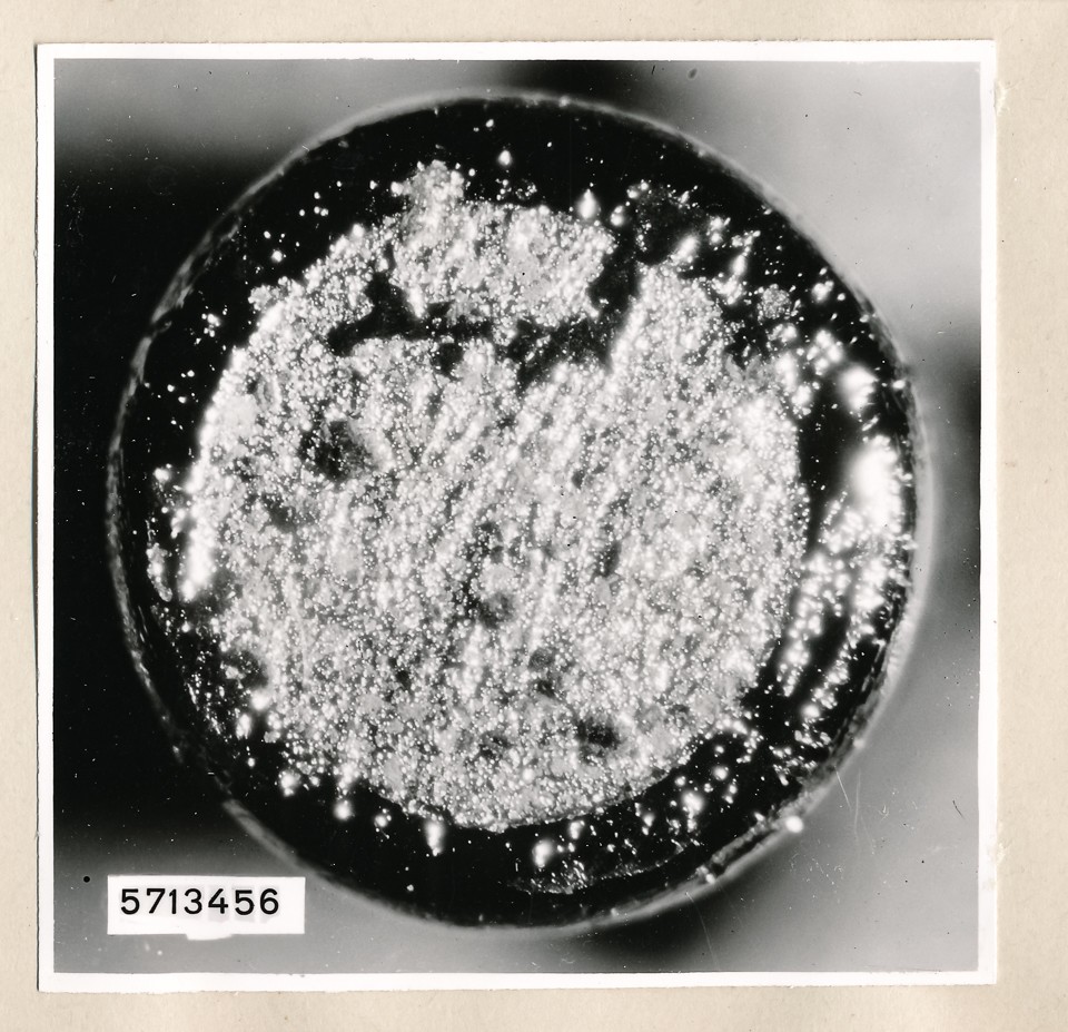 Mikroaufnahme Hochstrom-Kathode, Bild 19; Foto, 1957 (www.industriesalon.de CC BY-SA)