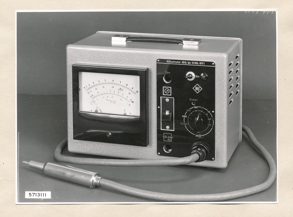 Millivoltmeter vorn HFR1; Foto, 1957 (www.industriesalon.de CC BY-SA)