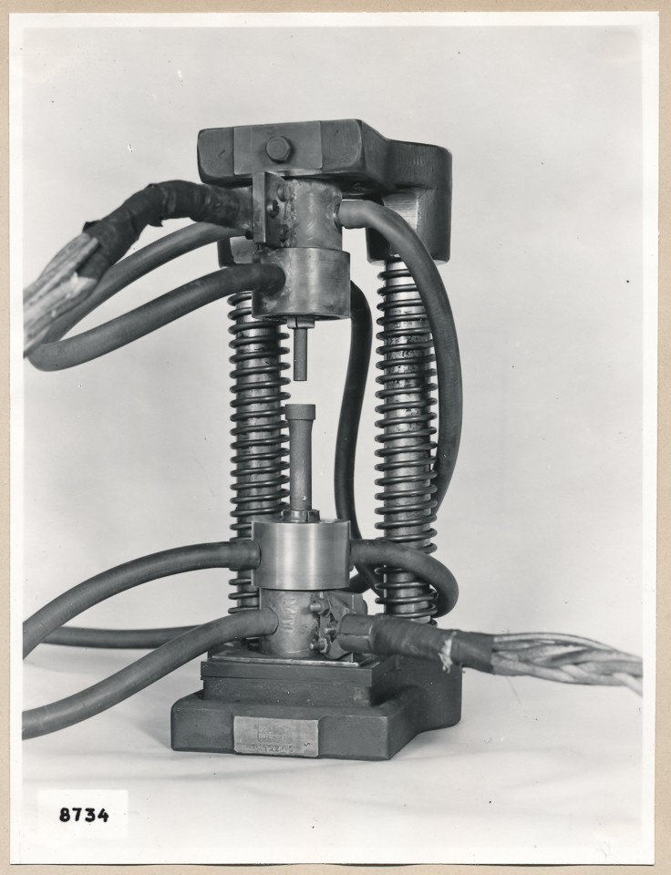 Preßeinrichtung für Zündstifte, Teilansicht; Foto, 1953 (www.industriesalon.de CC BY-SA)