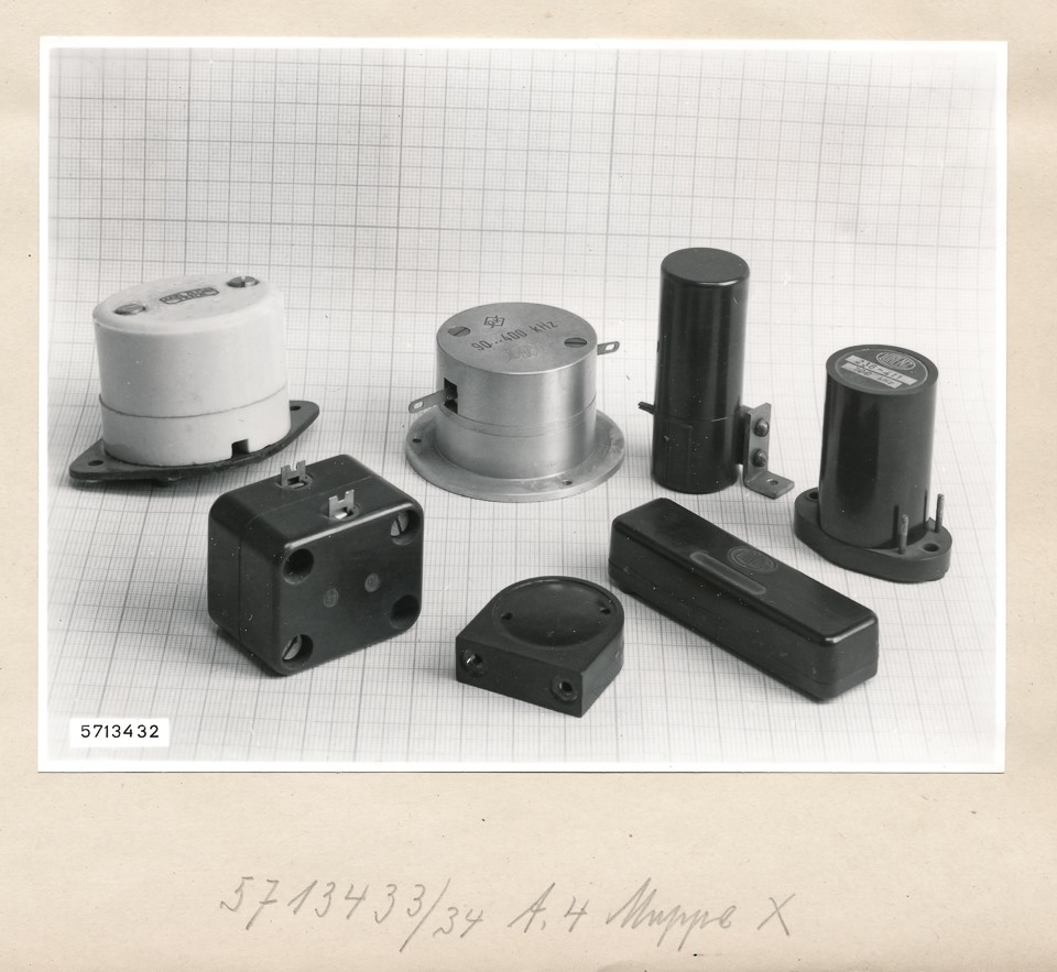 Quarz (fremde Fabrikation), Bild 3; Foto, 1957 (www.industriesalon.de CC BY-SA)