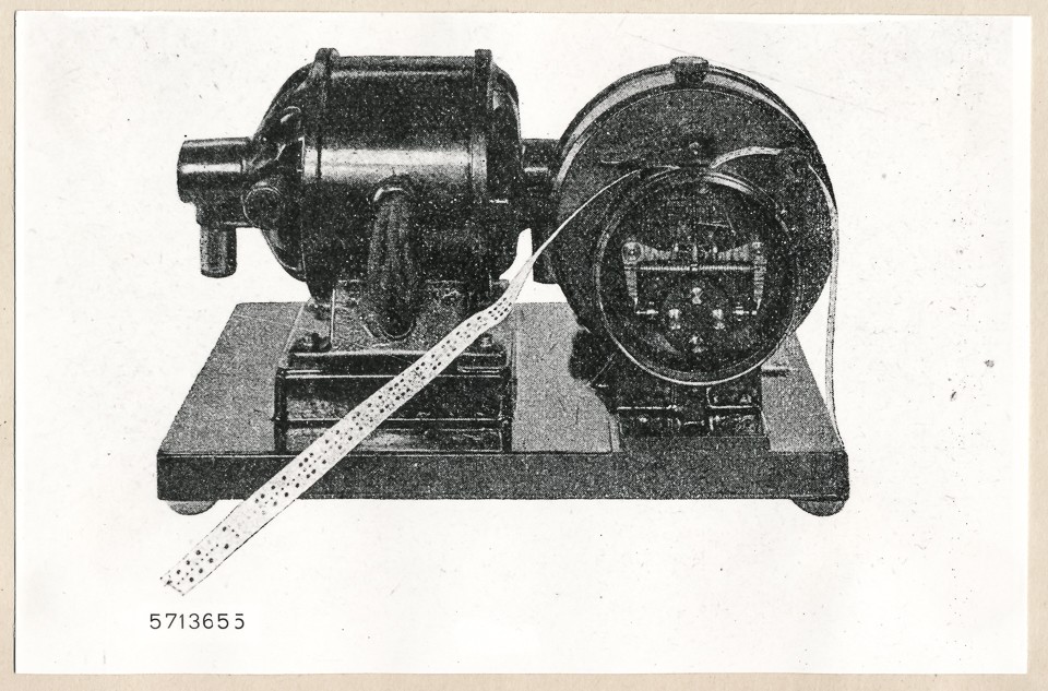 Repro Fernschreibmaschine, Bild 2; Foto, 1957 (www.industriesalon.de CC BY-SA)