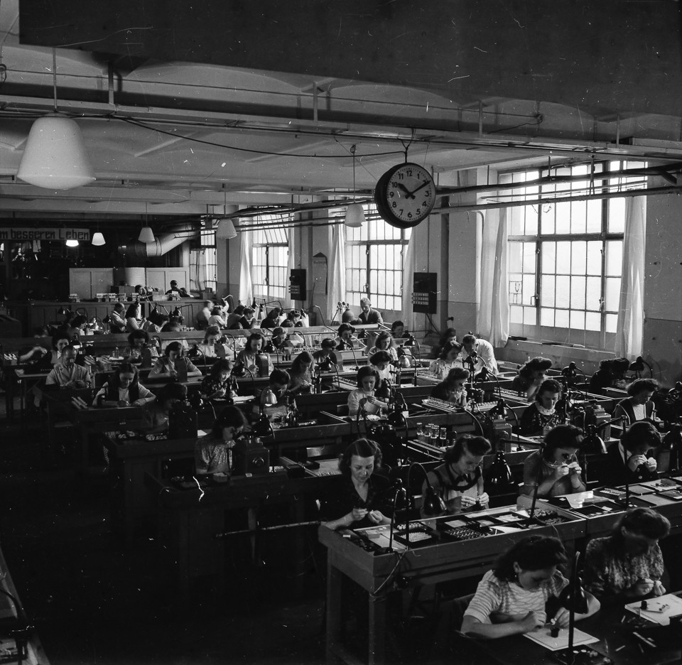 Röhrenaufbau Erster Stock, Bild 9; Foto, 1949 (www.industriesalon.de CC BY-SA)