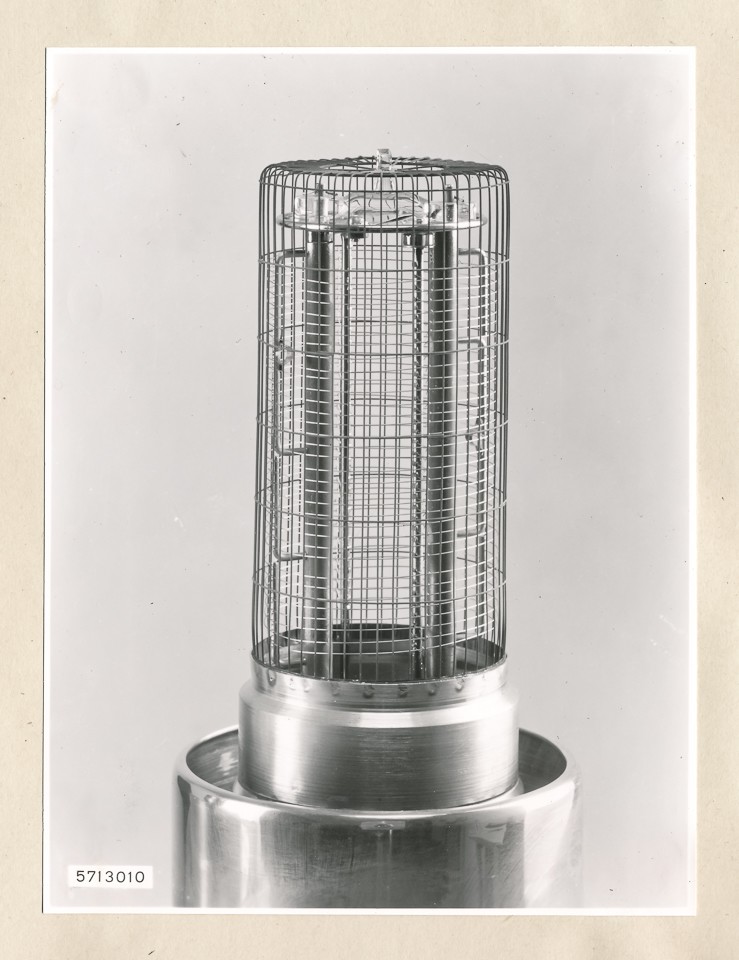 Röhrensystem, Bild 4; Foto, 1957 (www.industriesalon.de CC BY-SA)