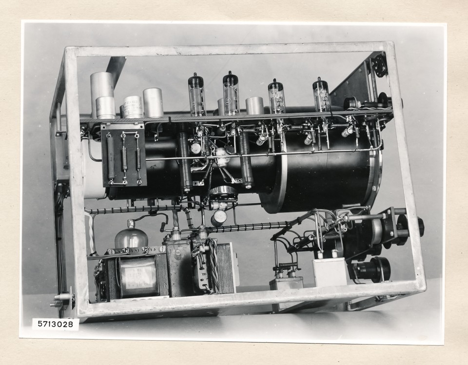 Schirmpotentialmessanlage, Einschub, Seitenansicht ; Foto, 1957 (www.industriesalon.de CC BY-SA)