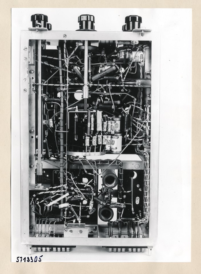 Verdrahtung Impulsstrommesser; Foto, 1957 (www.industriesalon.de CC BY-SA)
