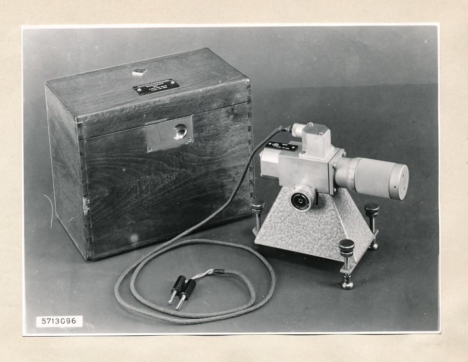 Wellenmesser 8,4 - 15cm; Foto, 1957 (www.industriesalon.de CC BY-SA)