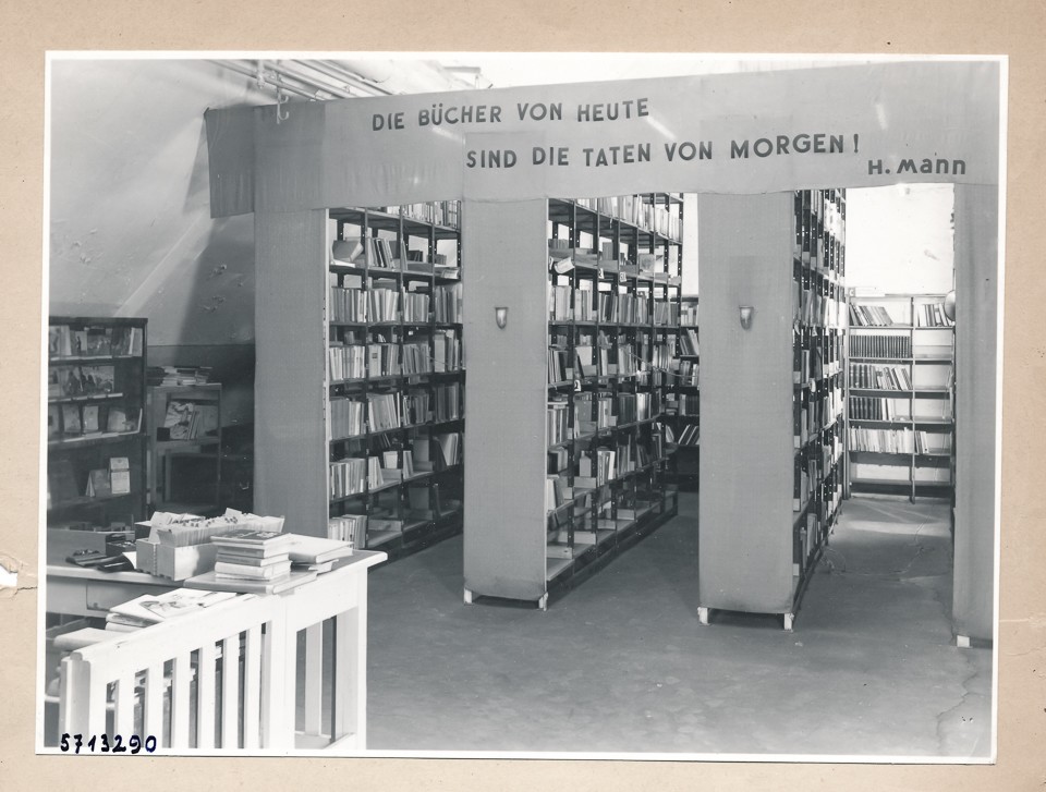 Werkbücherei; Foto, 1957 (www.industriesalon.de CC BY-SA)