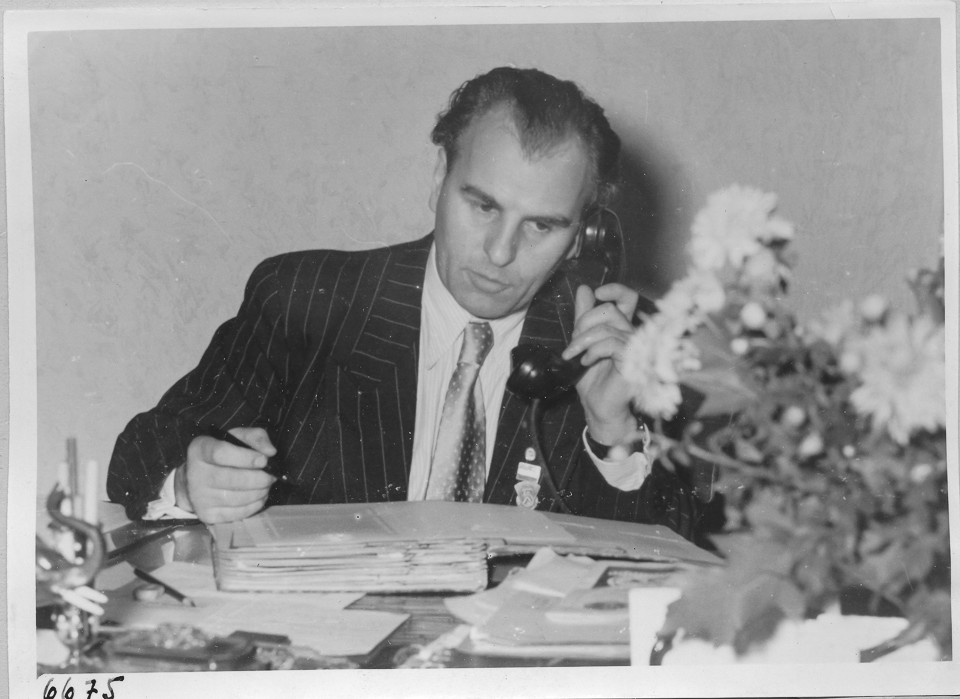 Werkleiter Rudi Müller; Foto, 1952 (www.industriesalon.de CC BY-SA)