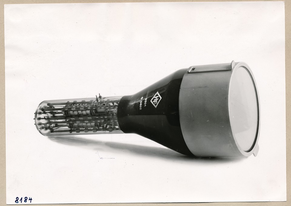 Zweistrahlröhre HF 2804, Seitenansicht; Foto, 1953 (www.industriesalon.de CC BY-SA)