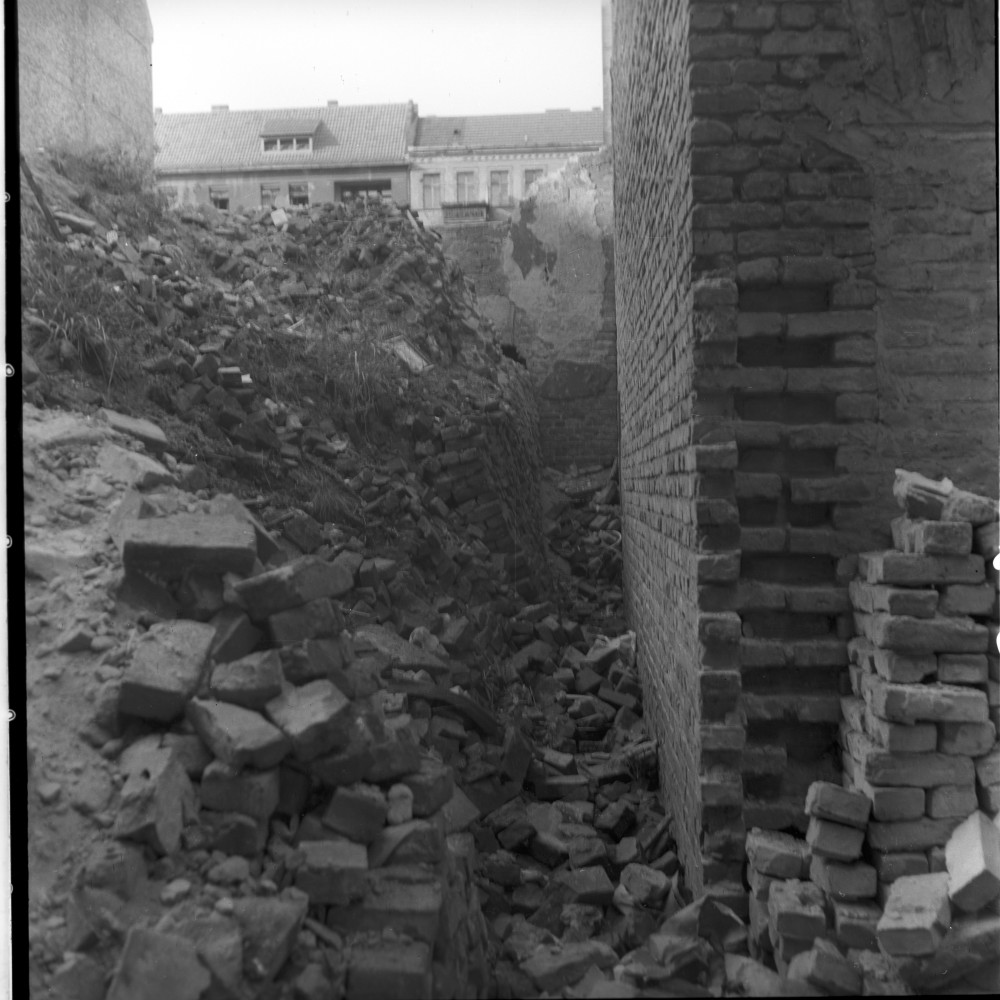 Negativ: Gelände, Apostel-Paulus-Straße 27, 1952 (Museen Tempelhof-Schöneberg/Herwarth Staudt CC BY-NC-SA)