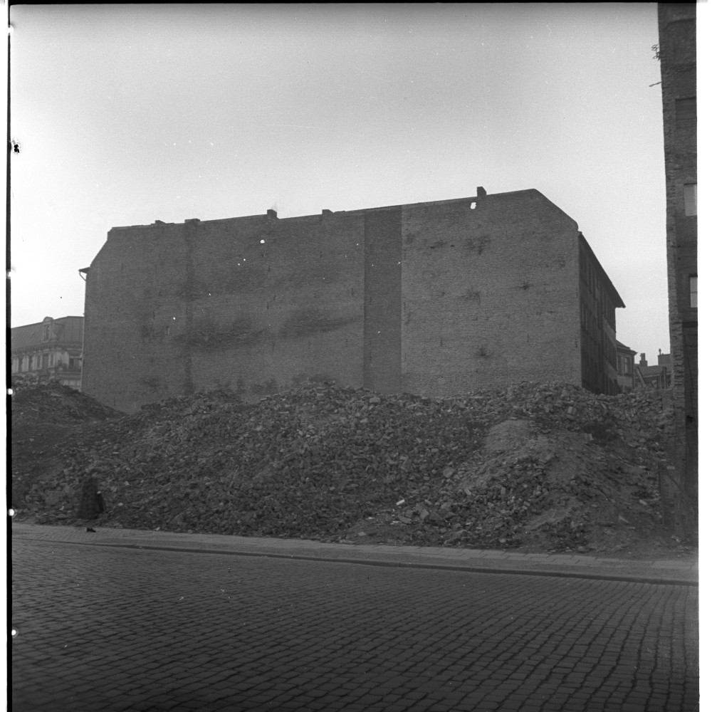 Negativ: Gelände, Bahnstraße 31, 1951 (Museen Tempelhof-Schöneberg/Herwarth Staudt CC BY-NC-SA)