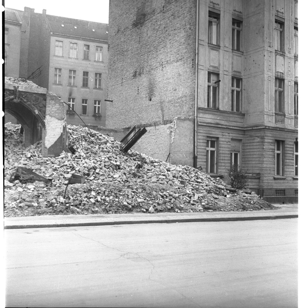 Negativ: Gelände, Barbarossastraße 36 a, 1950 (Museen Tempelhof-Schöneberg/Herwarth Staudt CC BY-NC-SA)