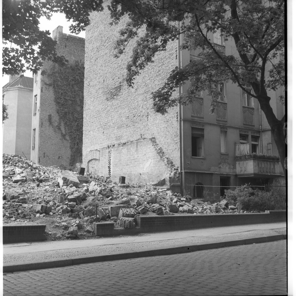 Negativ: Gelände, Beckerstraße 19, 1951 (Museen Tempelhof-Schöneberg/Herwarth Staudt CC BY-NC-SA)