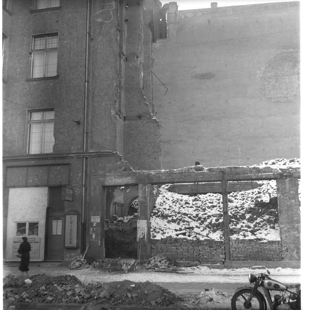 Negativ: Gelände, Bülowstraße 23, 1951 (Museen Tempelhof-Schöneberg/Herwarth Staudt CC BY-NC-SA)