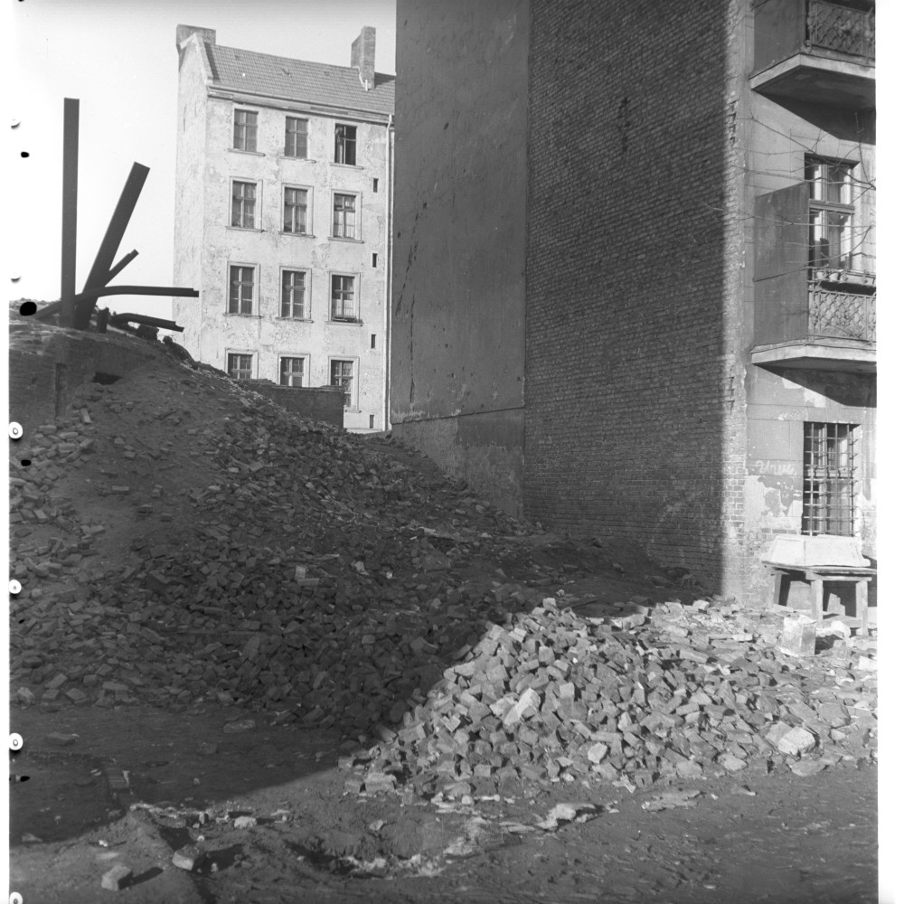 Negativ: Gelände, Cheruskerstraße 2, 1951 (Museen Tempelhof-Schöneberg/Herwarth Staudt CC BY-NC-SA)