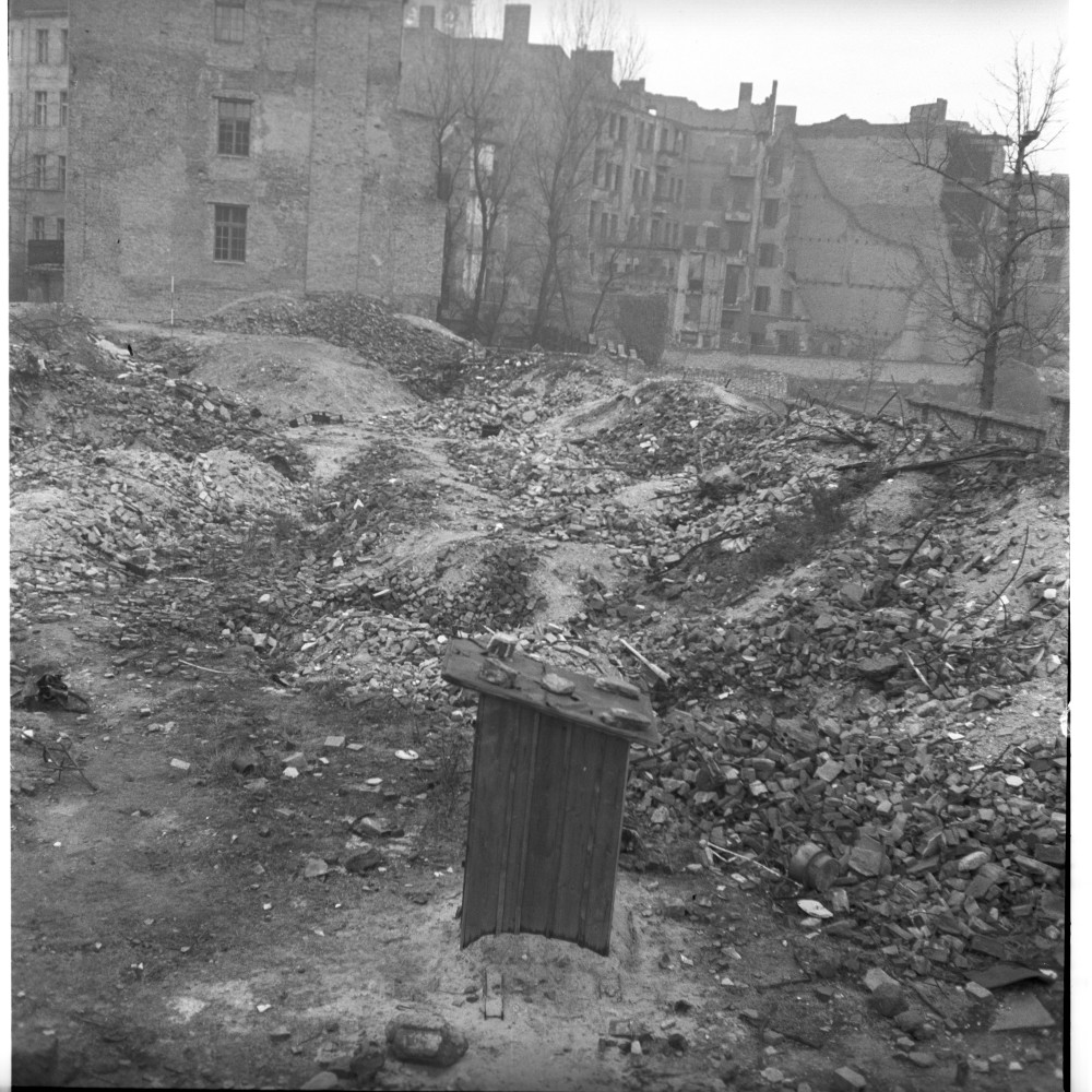 Negativ: Gelände, Dominicusstraße 21 a-c, 1951 (Museen Tempelhof-Schöneberg/Herwarth Staudt CC BY-NC-SA)