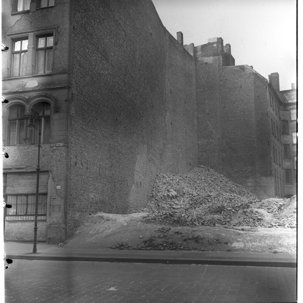 Negativ: Gelände, Ebersstraße 14, 1950 (Museen Tempelhof-Schöneberg/Herwarth Staudt CC BY-NC-SA)