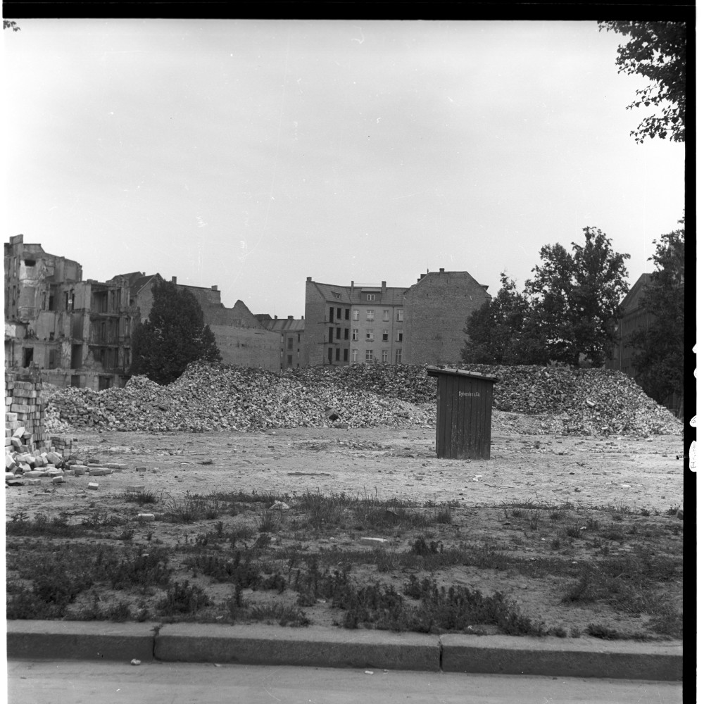 Negativ: Gelände, Freisinger Straße 11, 1953 (Museen Tempelhof-Schöneberg/Herwarth Staudt CC BY-NC-SA)
