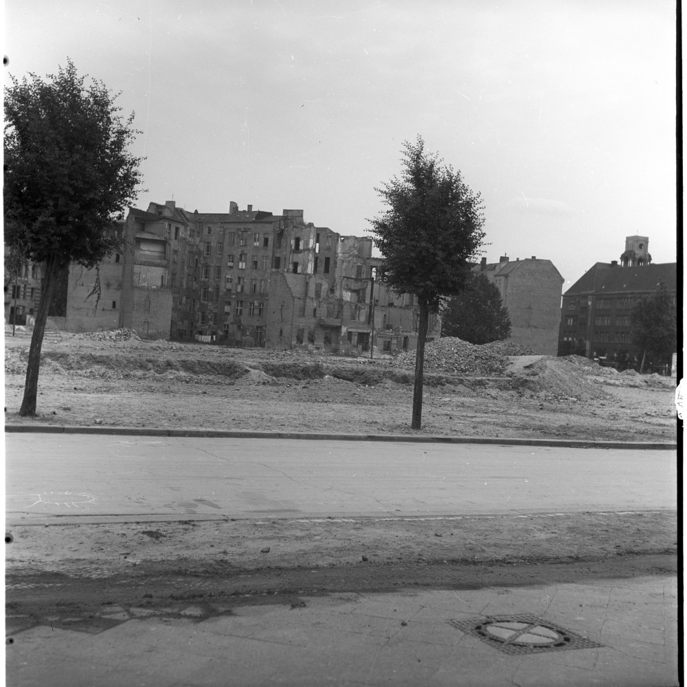 Negativ: Gelände, Freisinger Straße 15, 1953 (Museen Tempelhof-Schöneberg/Herwarth Staudt CC BY-NC-SA)