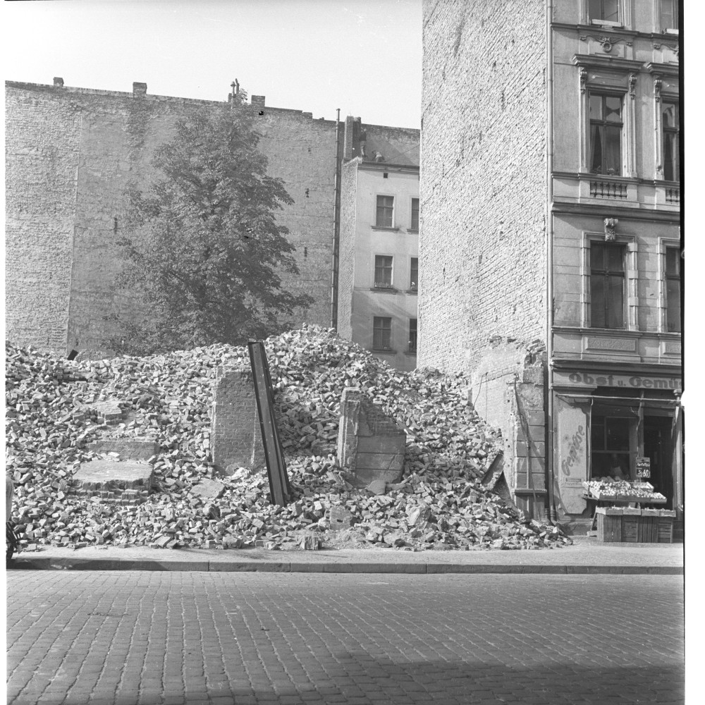 Negativ: Gelände, Gleditschstraße 72, 1950 (Museen Tempelhof-Schöneberg/Herwarth Staudt CC BY-NC-SA)
