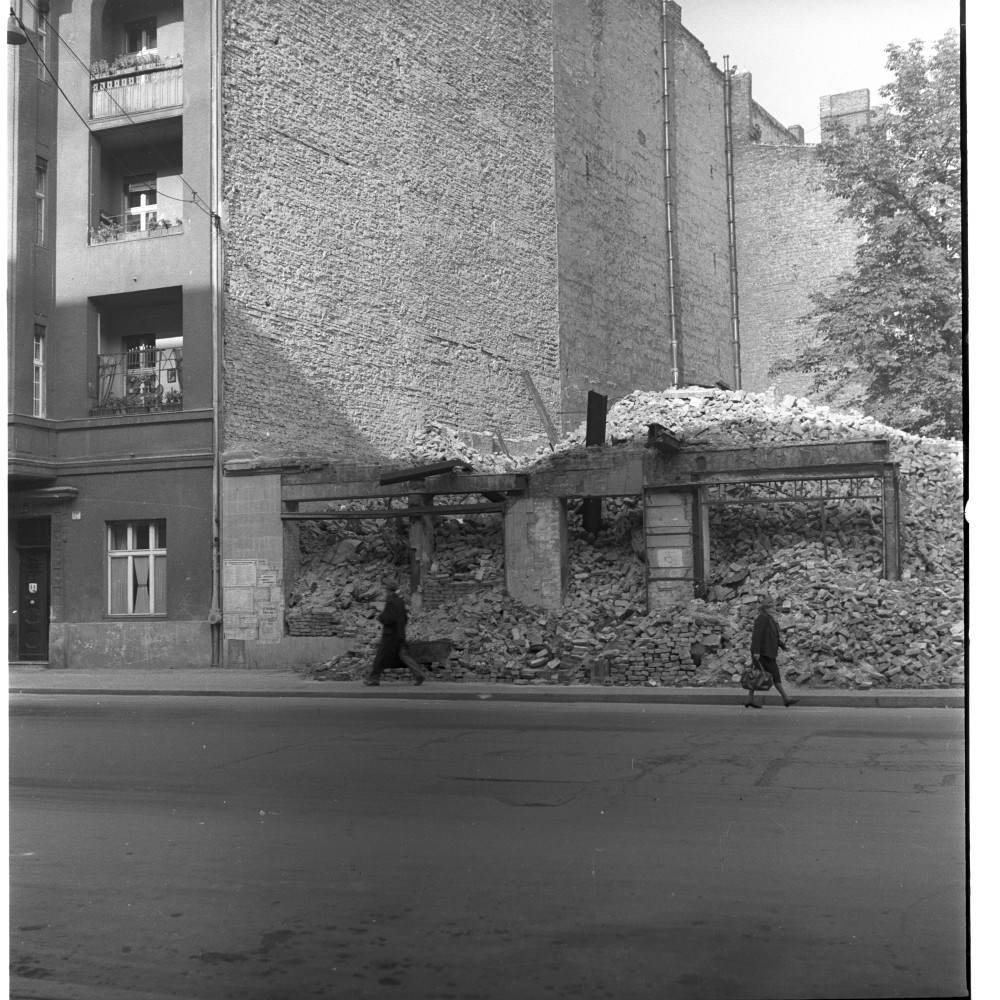 Negativ: Gelände, Gleditschstraße 72, 1950 (Museen Tempelhof-Schöneberg/Herwarth Staudt CC BY-NC-SA)