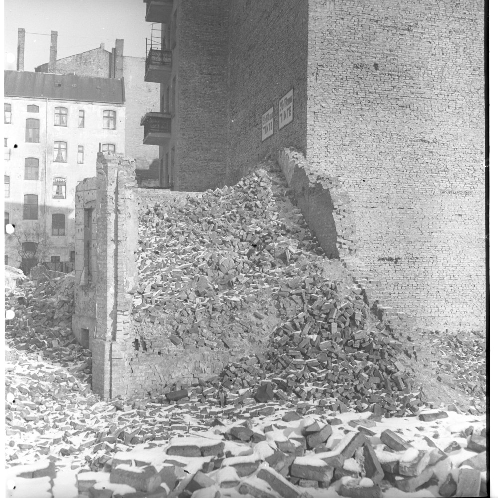 Negativ: Gelände, Goebenstraße 29, 1951 (Museen Tempelhof-Schöneberg/Herwarth Staudt CC BY-NC-SA)