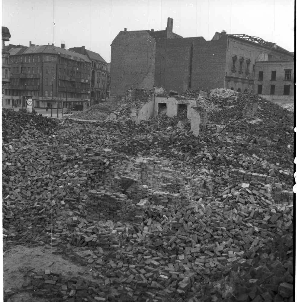 Negativ: Gelände, Gossowstraße 7, 1952 (Museen Tempelhof-Schöneberg/Herwarth Staudt CC BY-NC-SA)