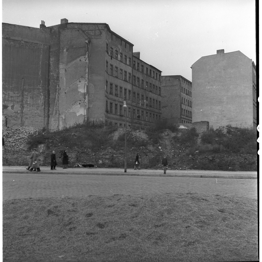 Negativ: Gelände, Großgörschenstraße 31, 1952 (Museen Tempelhof-Schöneberg/Herwarth Staudt CC BY-NC-SA)