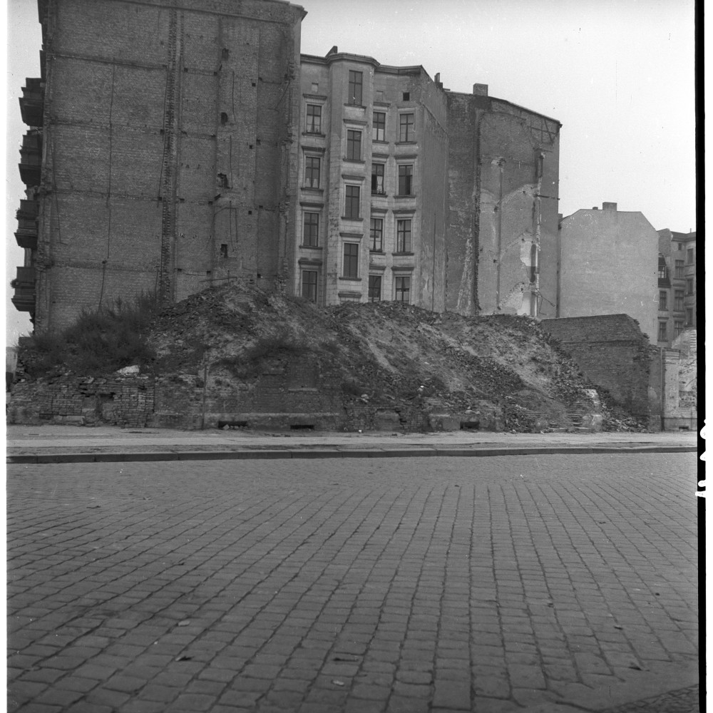 Negativ: Gelände, Großgörschenstraße 33, 1952 (Museen Tempelhof-Schöneberg/Herwarth Staudt CC BY-NC-SA)