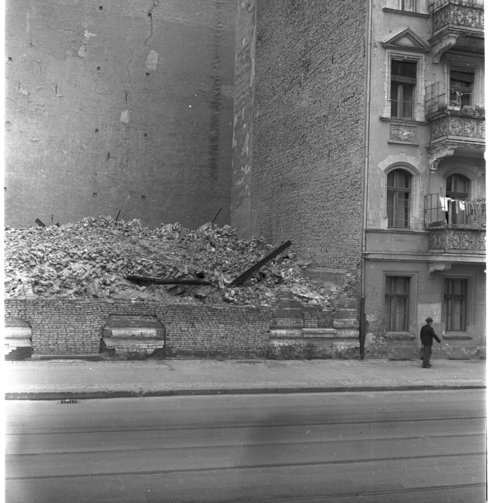 Negativ: Gelände, Hohenstaufenstraße 9, 1950 (Museen Tempelhof-Schöneberg/Herwarth Staudt CC BY-NC-SA)