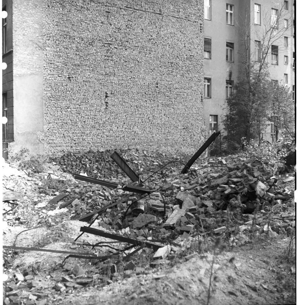 Negativ: Gelände, Innsbrucker Straße 40, 1950 (Museen Tempelhof-Schöneberg/Herwarth Staudt CC BY-NC-SA)