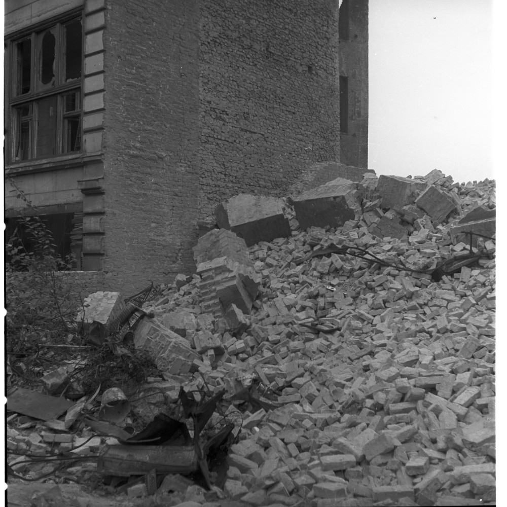 Negativ: Gelände, Kleiststraße 21, 1950 (Museen Tempelhof-Schöneberg/Herwarth Staudt CC BY-NC-SA)