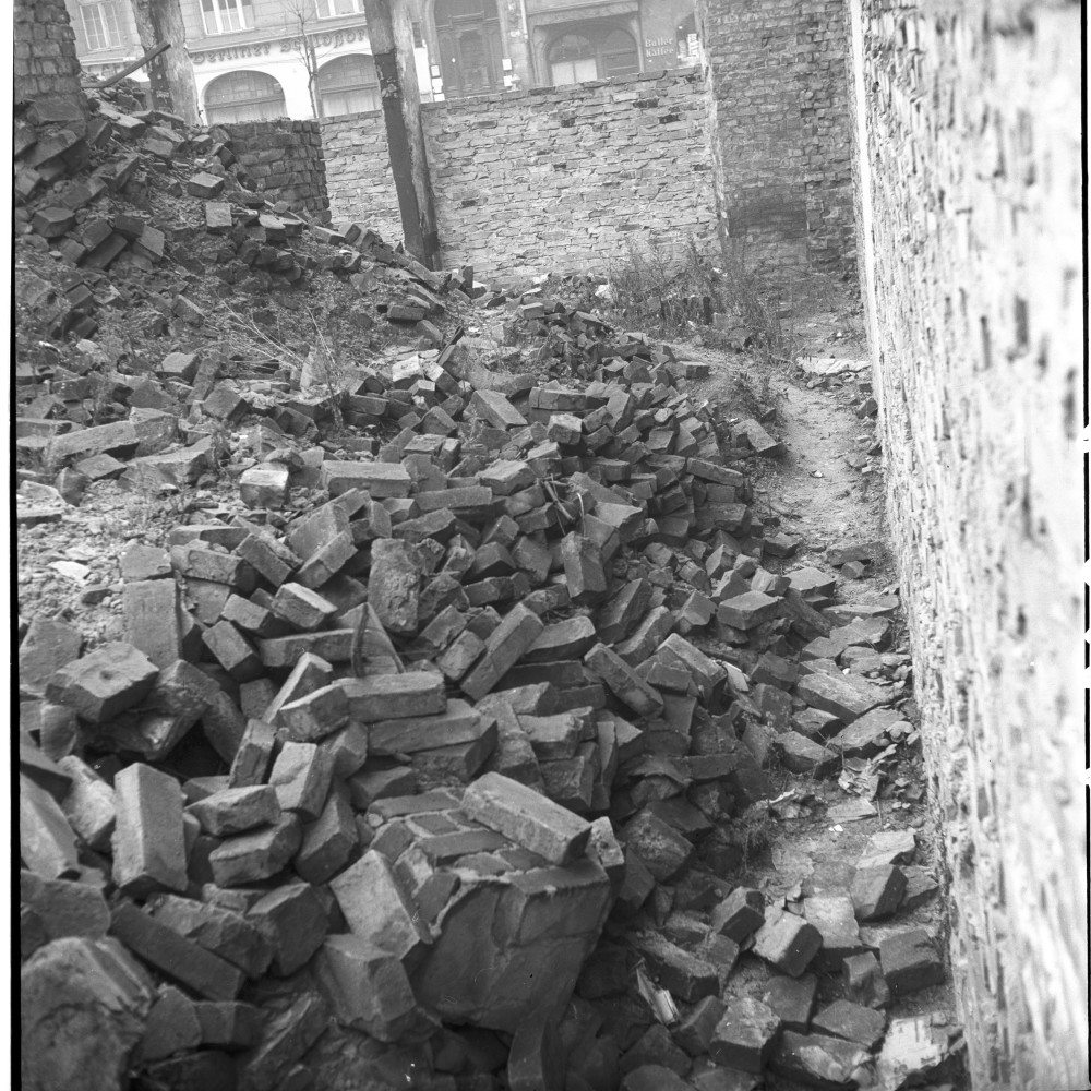 Negativ: Gelände, Koburger Straße 2, 1952 (Museen Tempelhof-Schöneberg/Herwarth Staudt CC BY-NC-SA)