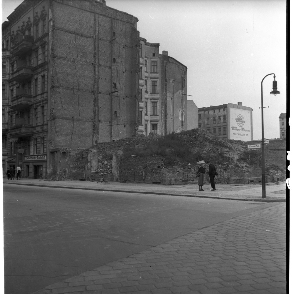 Negativ: Gelände, Kulmer Straße 23, 1952 (Museen Tempelhof-Schöneberg/Herwarth Staudt CC BY-NC-SA)