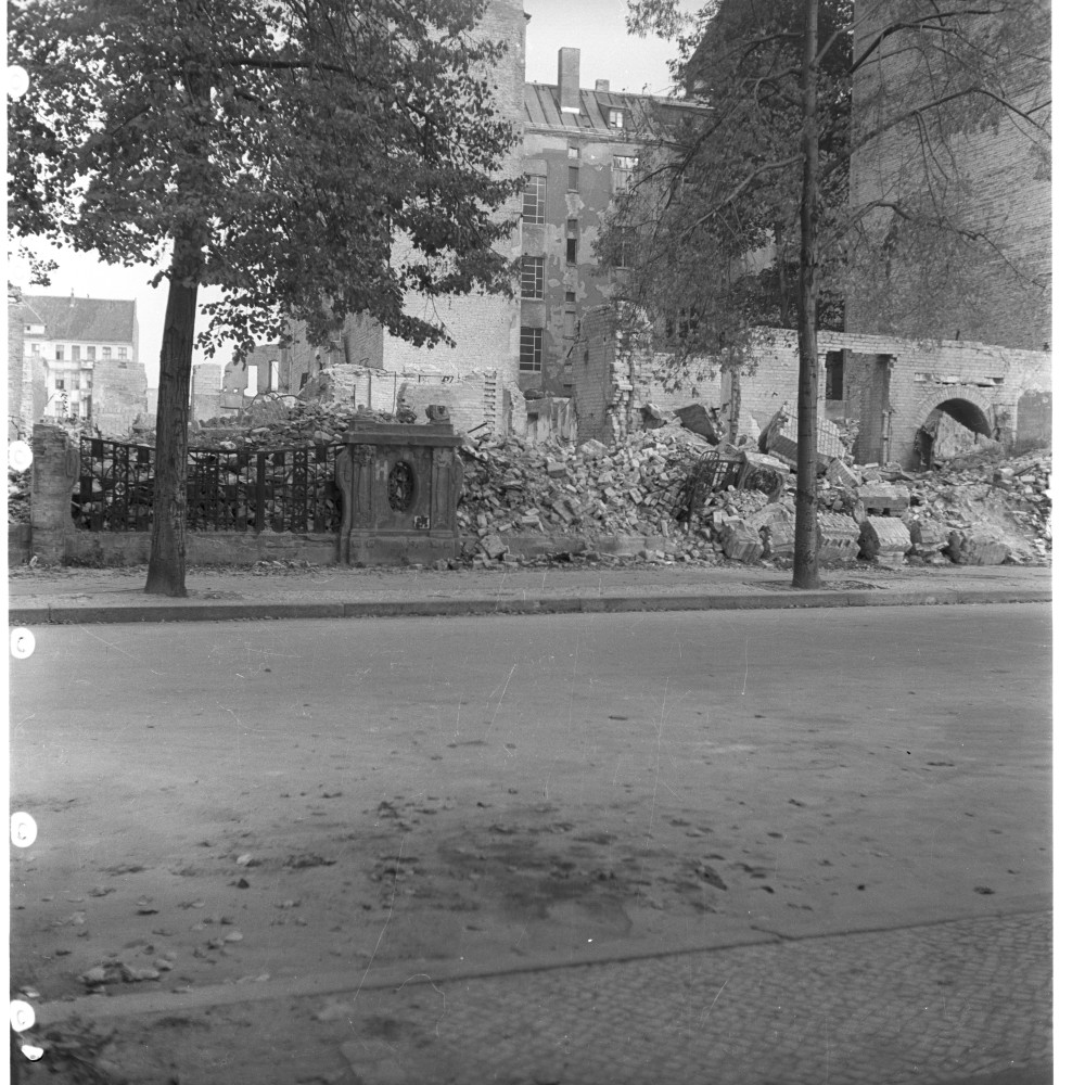 Negativ: Gelände, Landshuter Straße 28, 1950 (Museen Tempelhof-Schöneberg/Herwarth Staudt CC BY-NC-SA)