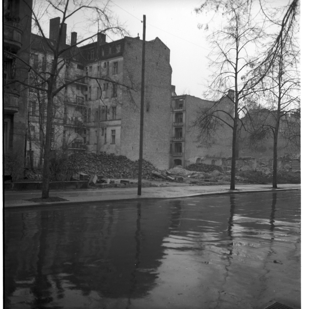 Negativ: Gelände, Landshuter Straße 9-10, 1952 (Museen Tempelhof-Schöneberg/Herwarth Staudt CC BY-NC-SA)