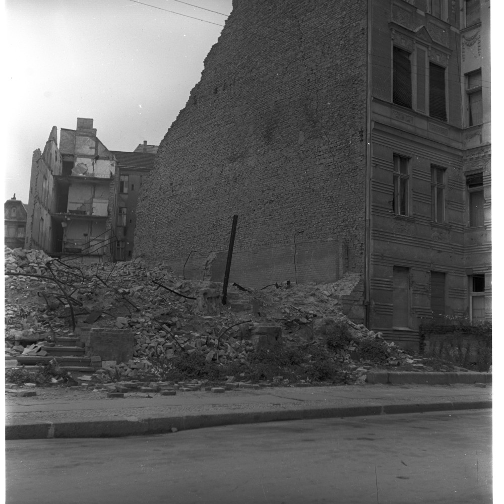 Negativ: Gelände, Lindauer Straße 6, 1950 (Museen Tempelhof-Schöneberg/Herwarth Staudt CC BY-NC-SA)