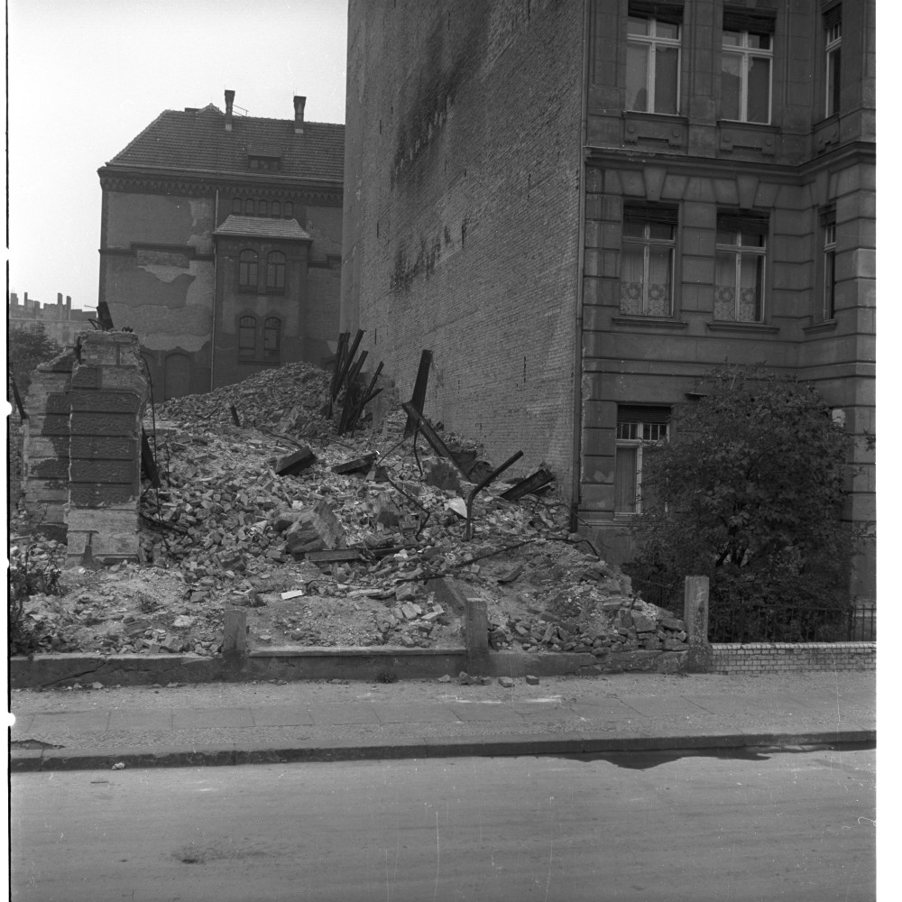 Negativ: Gelände, Münchener Straße 49-50, 1950 (Museen Tempelhof-Schöneberg/Herwarth Staudt CC BY-NC-SA)