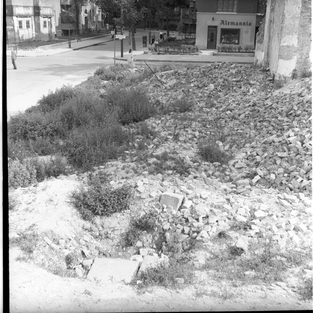 Negativ: Gelände, Odenwaldstraße 11, 1952 (Museen Tempelhof-Schöneberg/Herwarth Staudt CC BY-NC-SA)